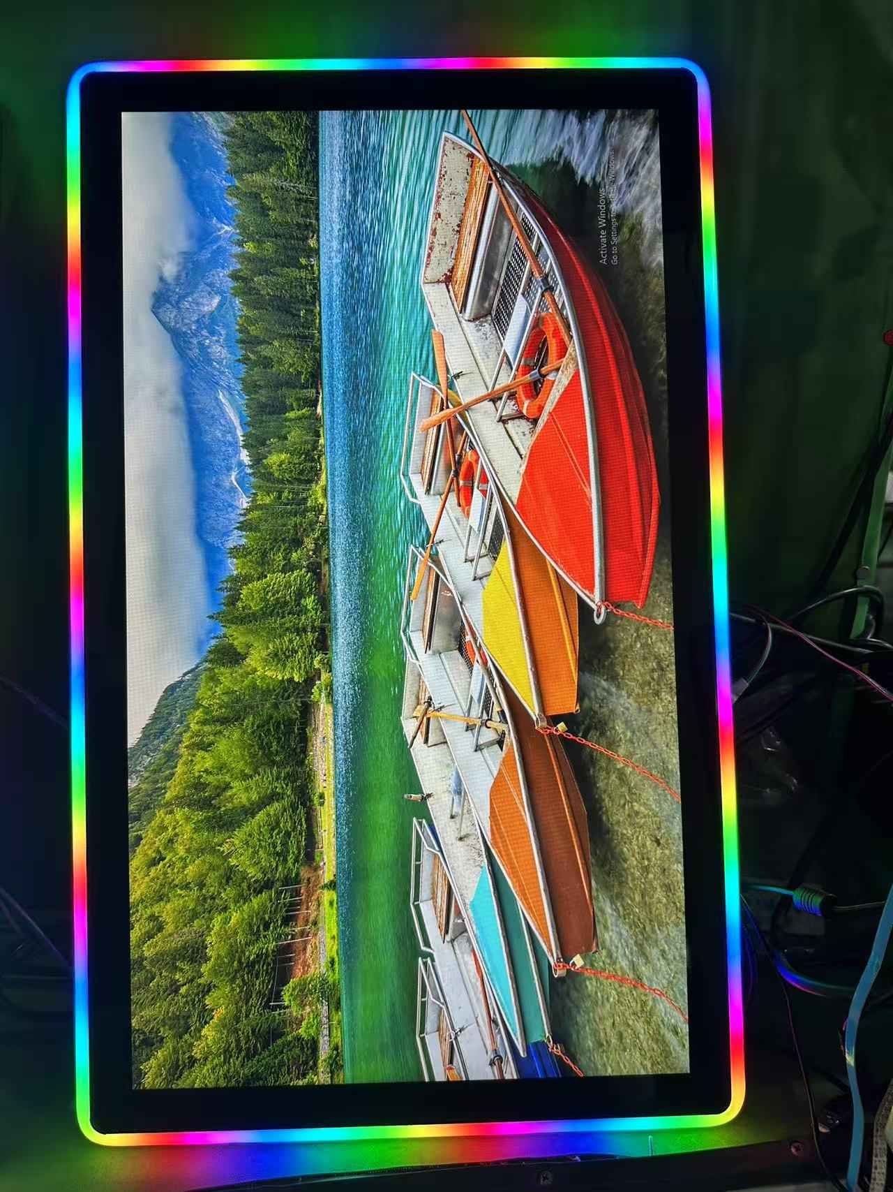 27 -palčni kapacitivni zaslon na dotik z RGB LED
