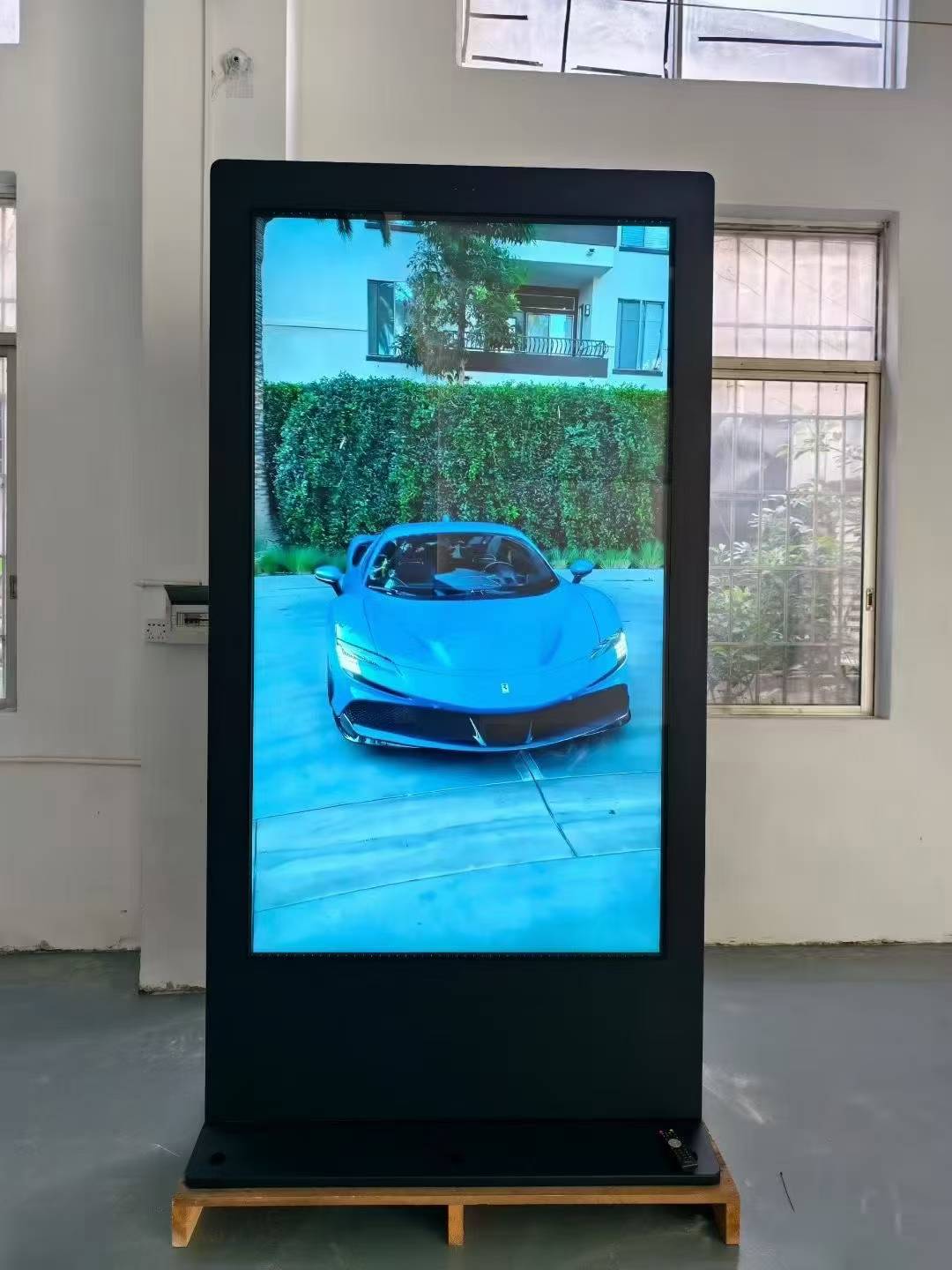 Zunanji 86 -palčni talni stojali 2500nitits Kiosk 4K digitalna signalizacija