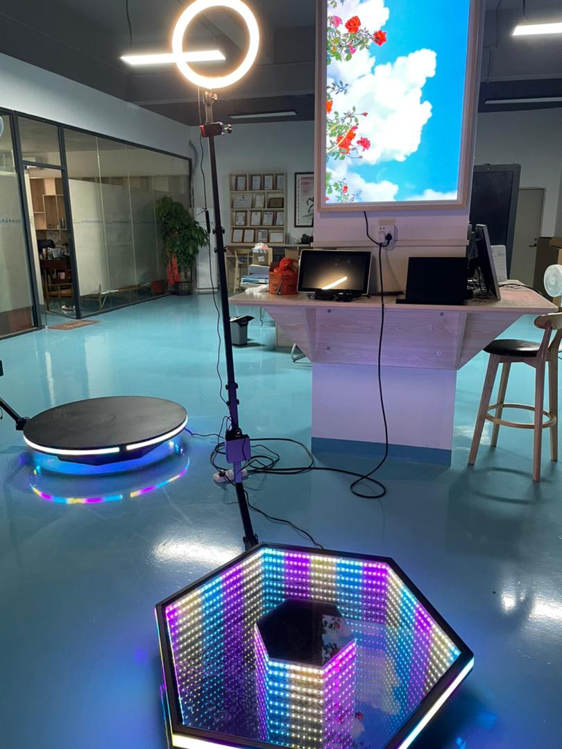Vrtenje 3D holografskega zaslona samodejna 360 -stopinjska selfie foto kabina